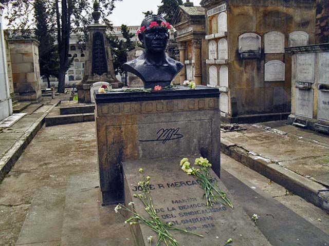 Tumba de José Mercado en el Cementerio Central de Bogotá