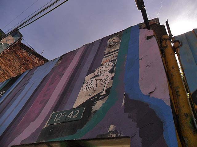 Intervención artística de Lik mi en Bogotá