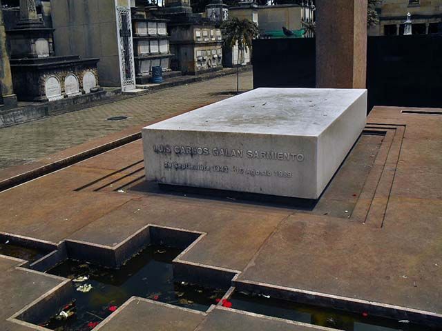 Tumba de Luis Carlos Galán en el Cementerio Central de Bogotá