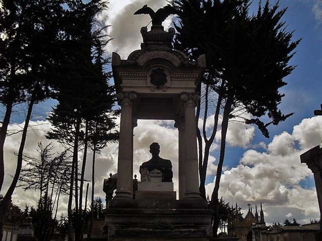 Tumba de Rafael Uribe Uribe en el Cementerio Central de Bogotá