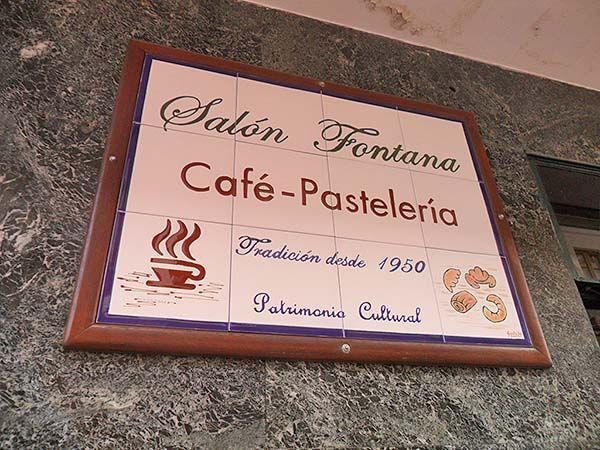 Cartel de un café bogotano
