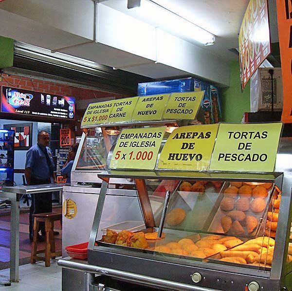 Puesto de empanadas en Colombia