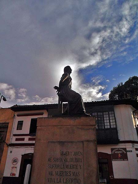 Estatua de Policarpa Salavarrieta