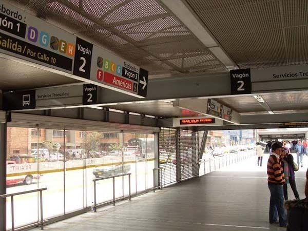 parada de transmilenio en Bogotá