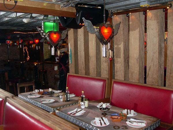 mesas del restaurante Andrés DC en Bogotá