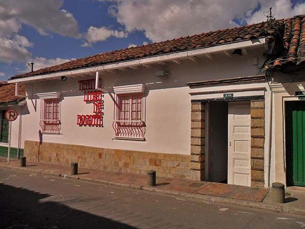 Fachada del Teatro Libre de Bogotá en La Candelaria