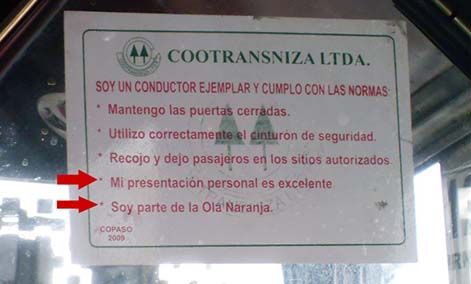 cartel en un autobús de Bogotá