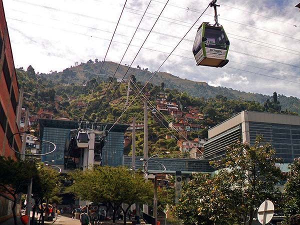 Teleférico rumbo al Parque Arví en Medellín