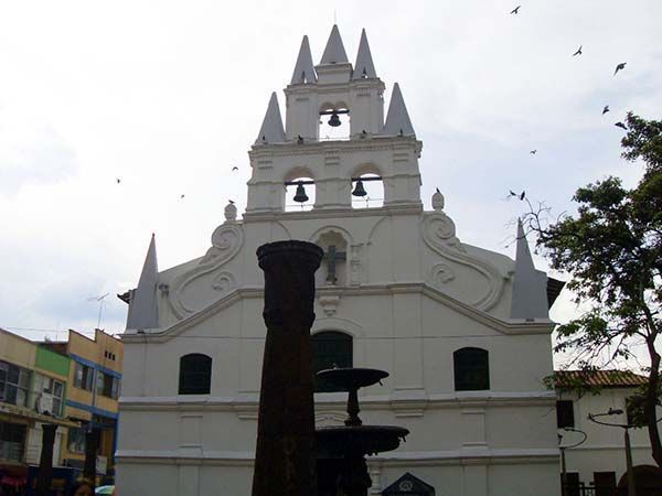 ermita de la Veracruz en el centro de Medellín