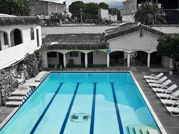 Piscina en un hotel de Melgar