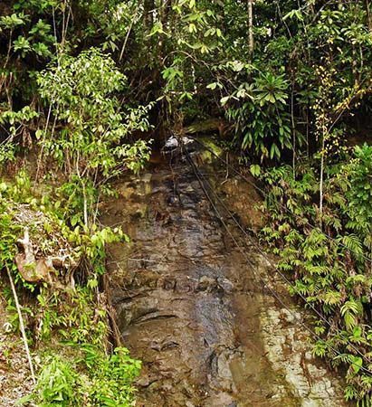 Cascada de agua en Chucheros, pacífico colombiano
