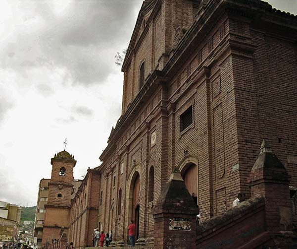 Iglesia de San Francisco en la ciudad de Cali, Colombia