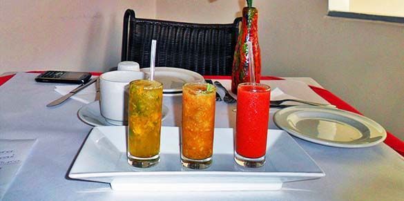 jugos de lulo, champús y tamarillada típicos de Cali