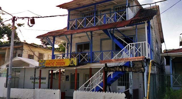 fachada del hotel