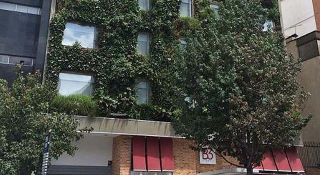 fachada del hotel