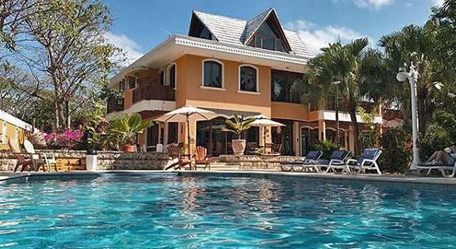 piscina del hotel