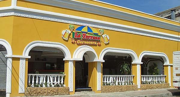 Fachada de un bar restaurante de Barranquilla