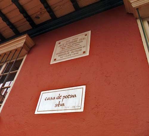 Entrada de la Casa de Poesía Silva en La Candelaria
