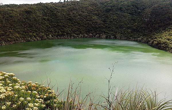Laguna de Guatavita en la región Andina