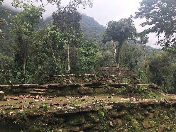 Restos de muros en Ciudad Perdida