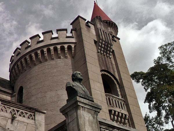 Fachada del Museo el Castillo de Medellín
