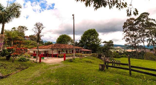 entrada a la finca