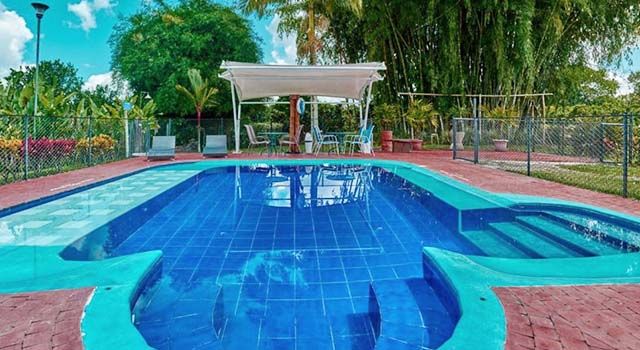 piscina de la finca