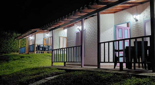 cabañas de noche