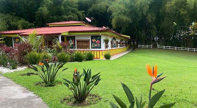 vistas del hotel campestre y jardines
