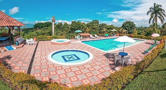 piscina del hotel