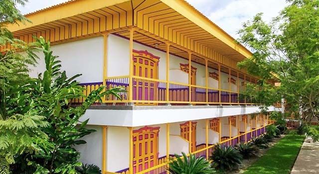 fachada del hotel